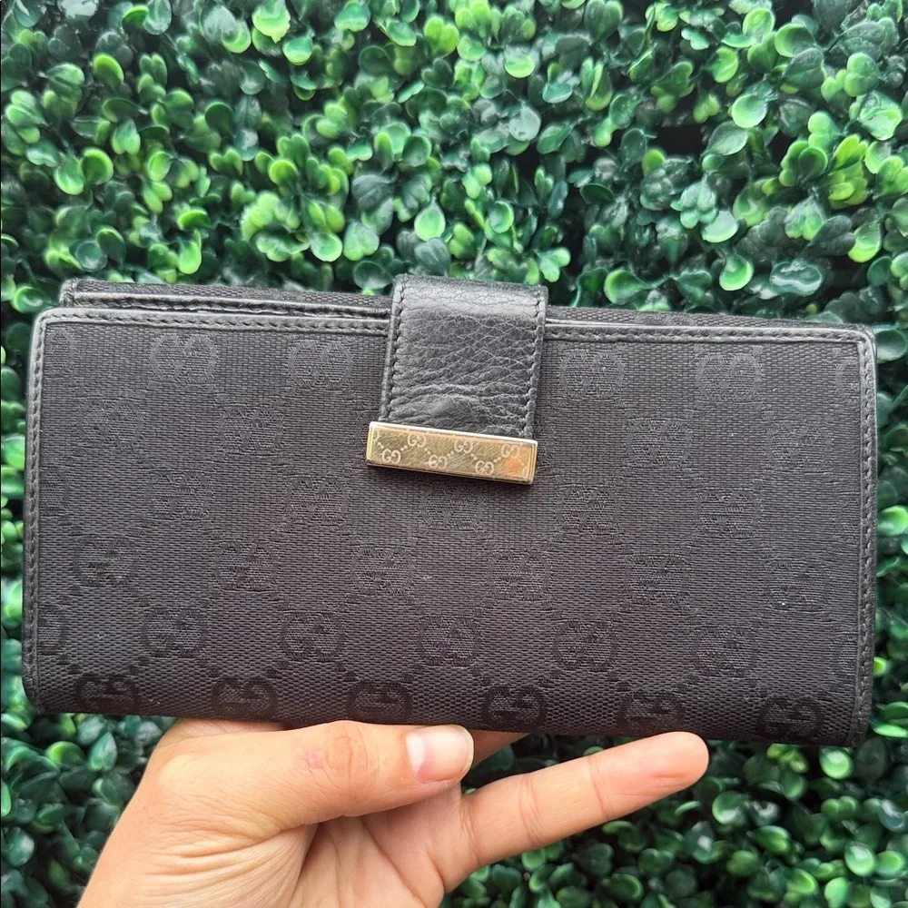 Gucci Authentic Black Embossed Clutch Wallet